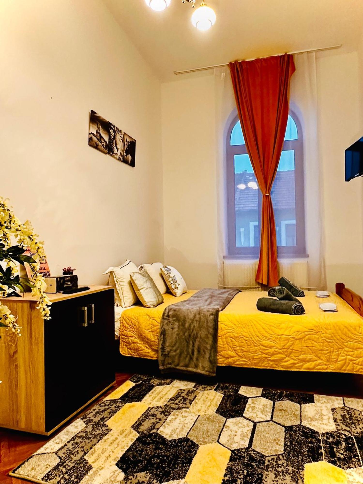 Stay Inn Central Braşov Buitenkant foto
